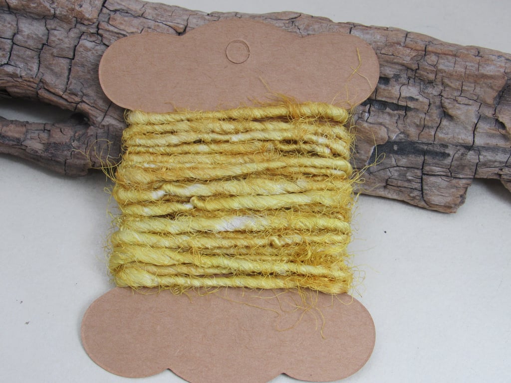 Naturally Dyed Weld Yellow Pure Silk Sari Silk Yarn 