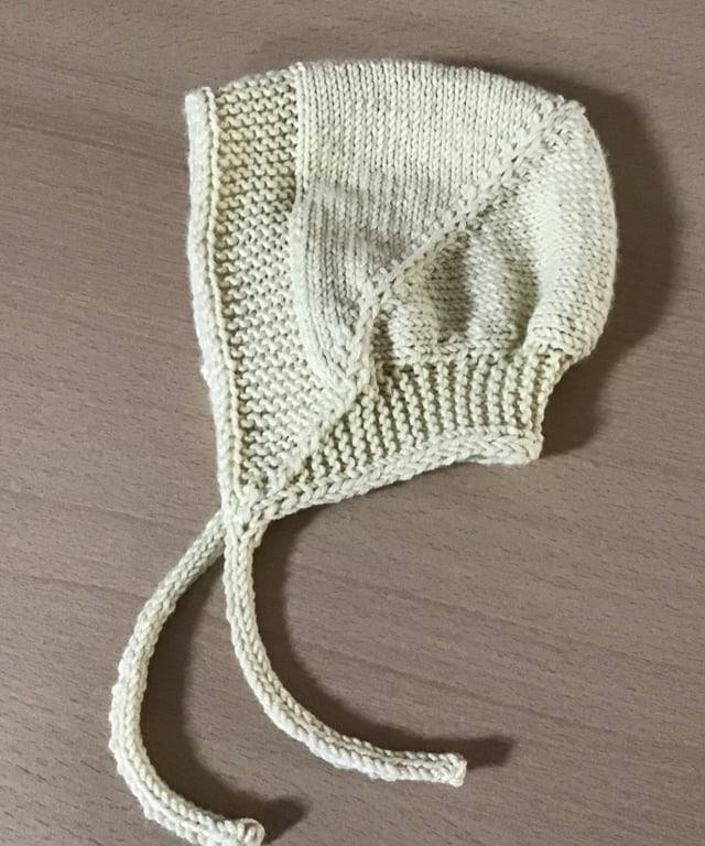 Baby Bonnet pale green 