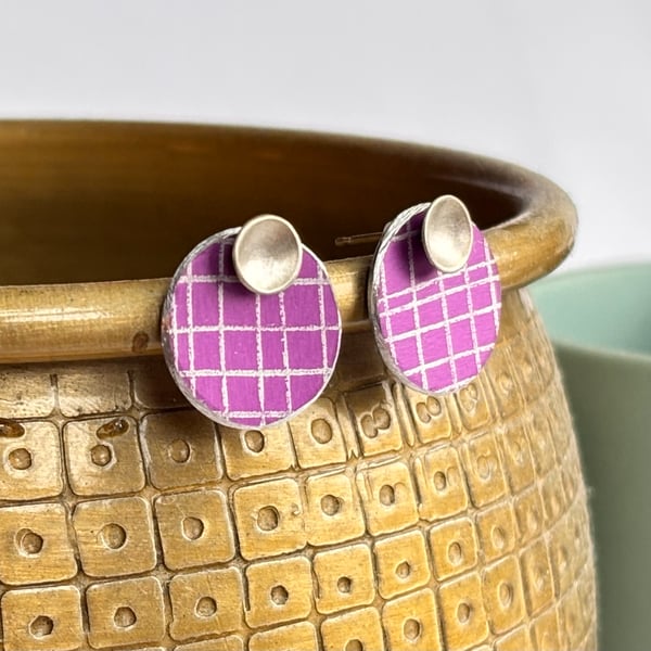 Colour pop circle studs pink