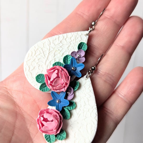 Lace and peonies teardrop earrings 