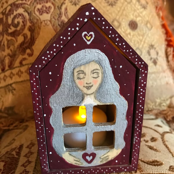 Painted wooden house box with battery tealight