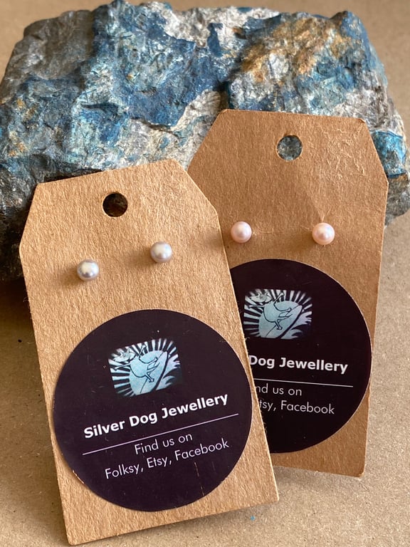 Freshwater pearl studs, two colours