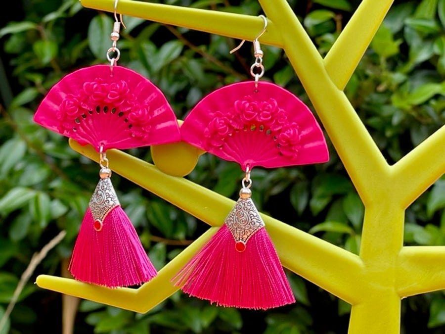 ACRYLIC FAN EARRINGS hot pink tassel fringe retro cool gift for her