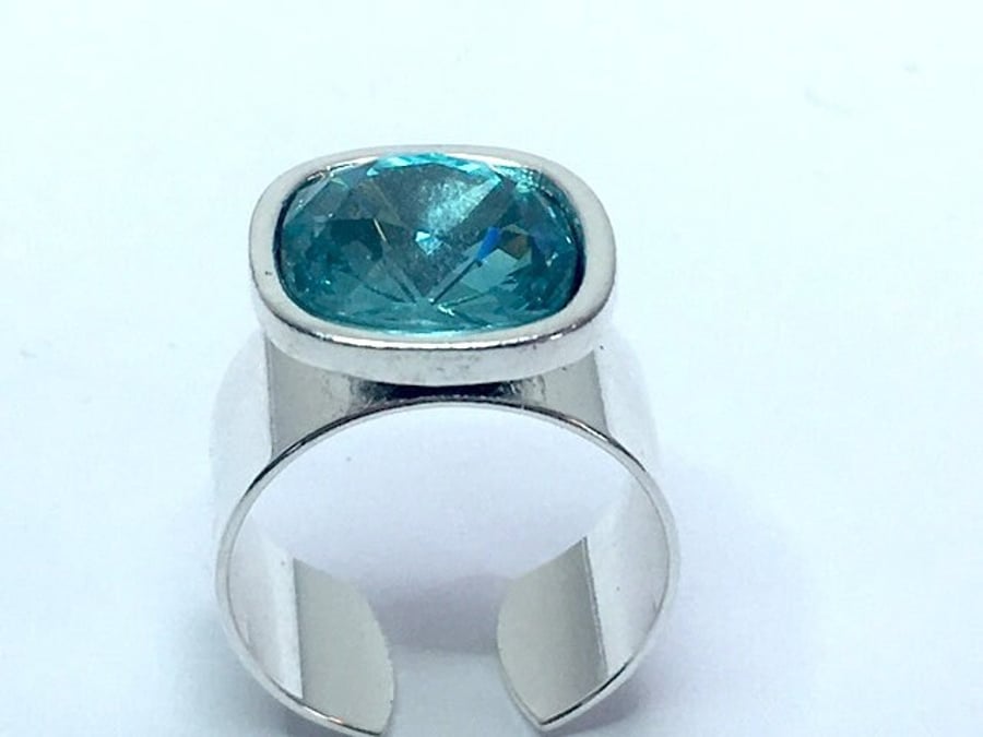 SWAROVSKI ELEMENTS RING silver plated base adjustable