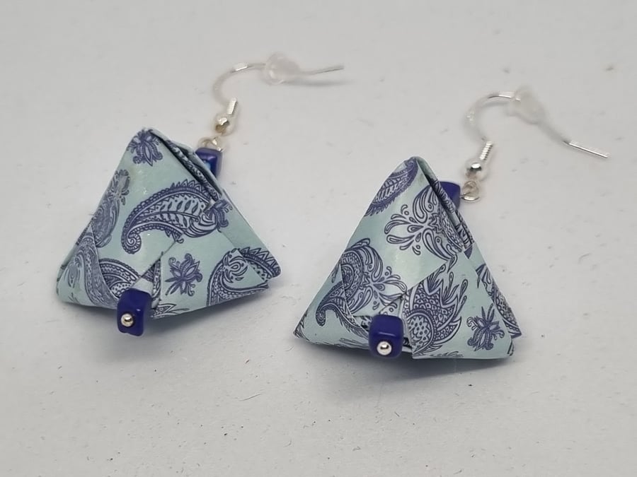 Origami earrings: Paisley pattern paper and small beads 