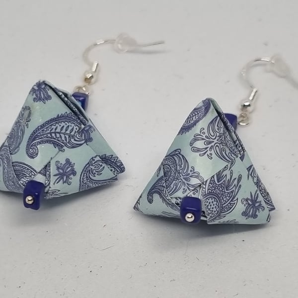 Origami earrings: Paisley pattern paper and small beads 