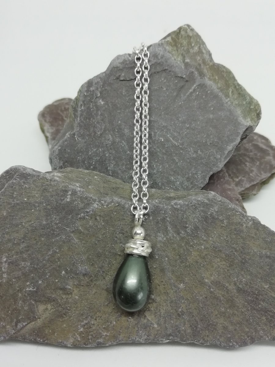 Dark Pearl Drop Necklace