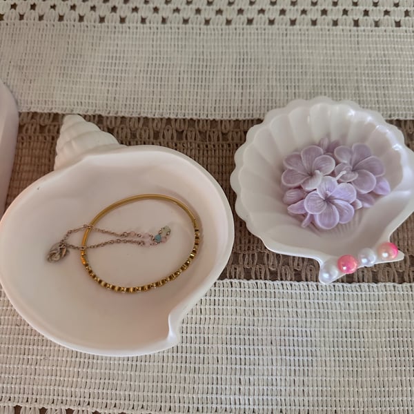 Handmade Shell Trinket Tray & Floral Candle Holder Set – Coastal Decor