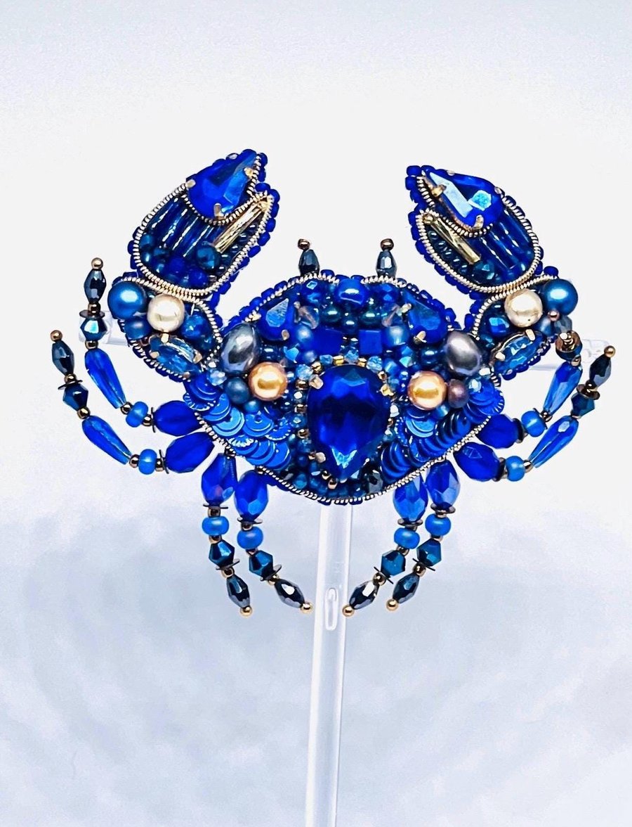 Handmade Beaded Blue Crab Brooch, Coastal Sea Life Jewellery, Marine Ocean Theme