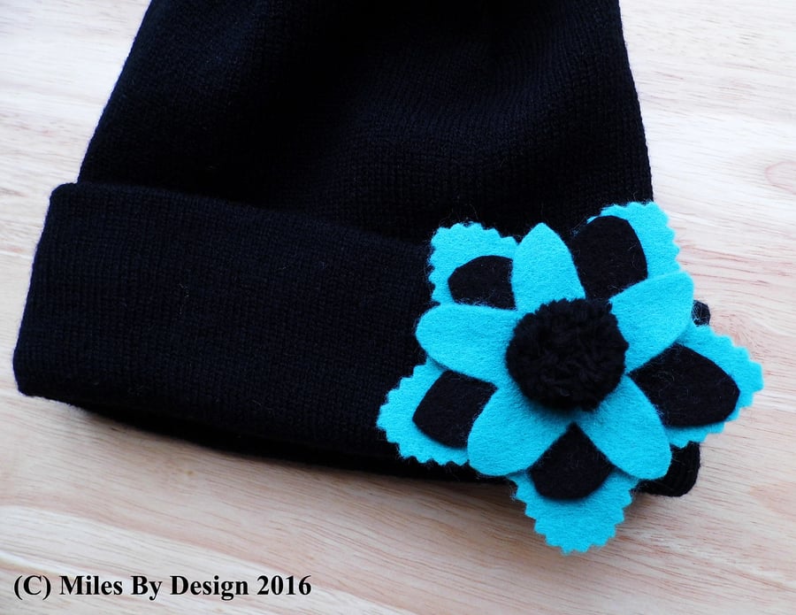 Girls Beanie Hat with 3 Interchangeable Motifs