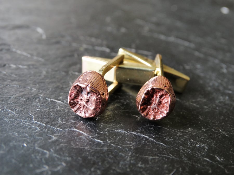 Cast copper shell cufflinks