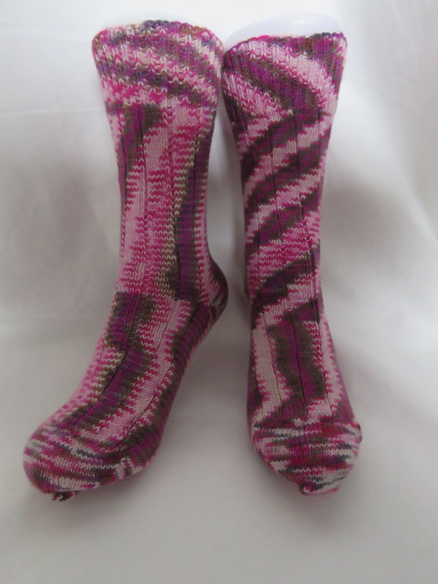 Hand-cranked Knitted Ribbed Wool Socks Size 6 to 7