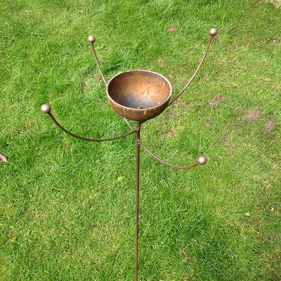 Sculptured rustic upright bird feeder bowl No 2