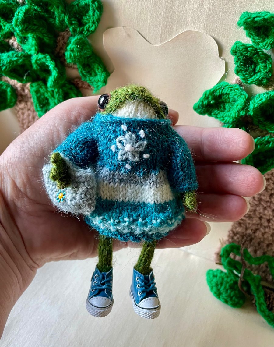 Lizzy the Miniature Frog Ornament, Poseable Dress Up Decoration, Frog in Jumper