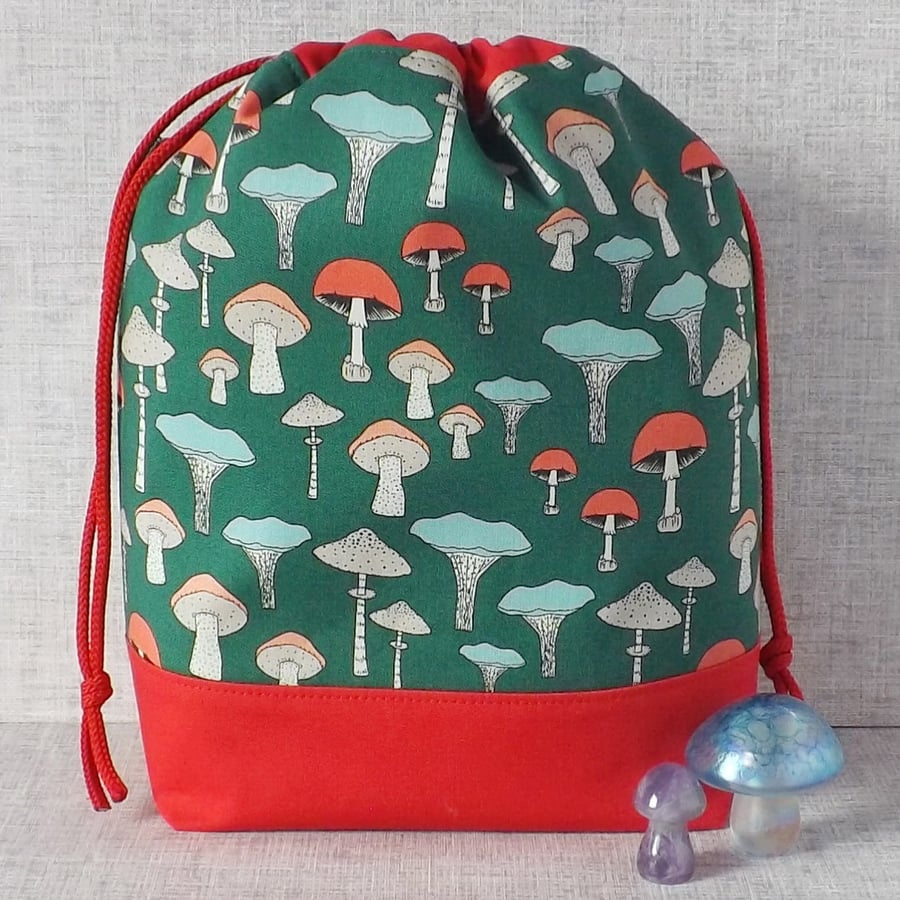 Project bag, drawstring bag, mushrooms. 