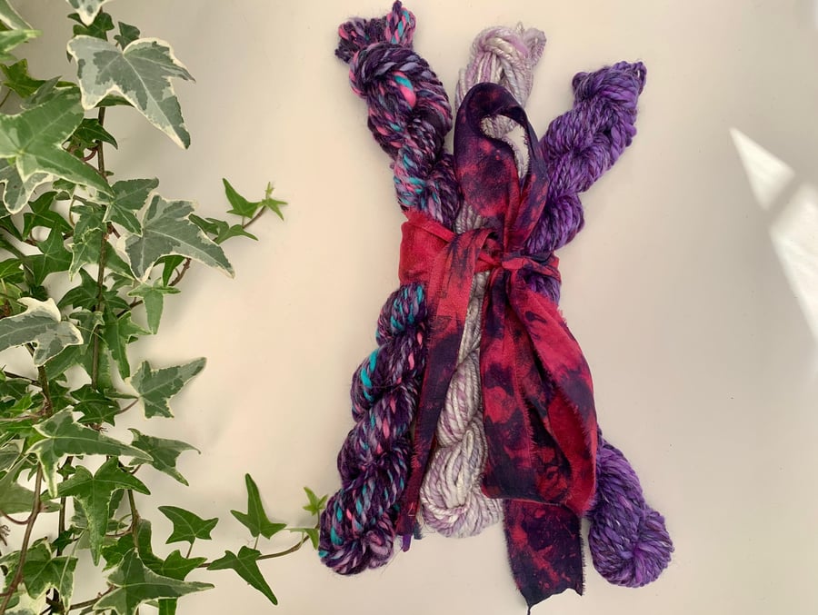 Bundle of hand spun yarns. Wool.   3x 20g skeins. Wool, crafts, weaving. 