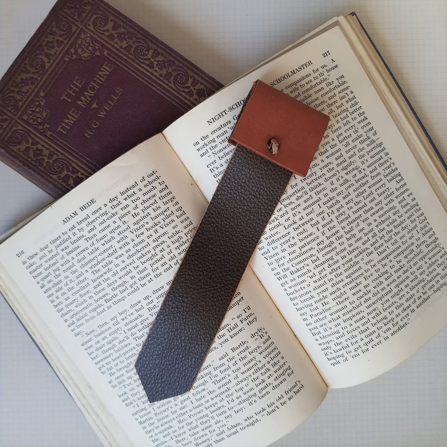 Leather bookmark, dark brown leather page marker, simple book mark