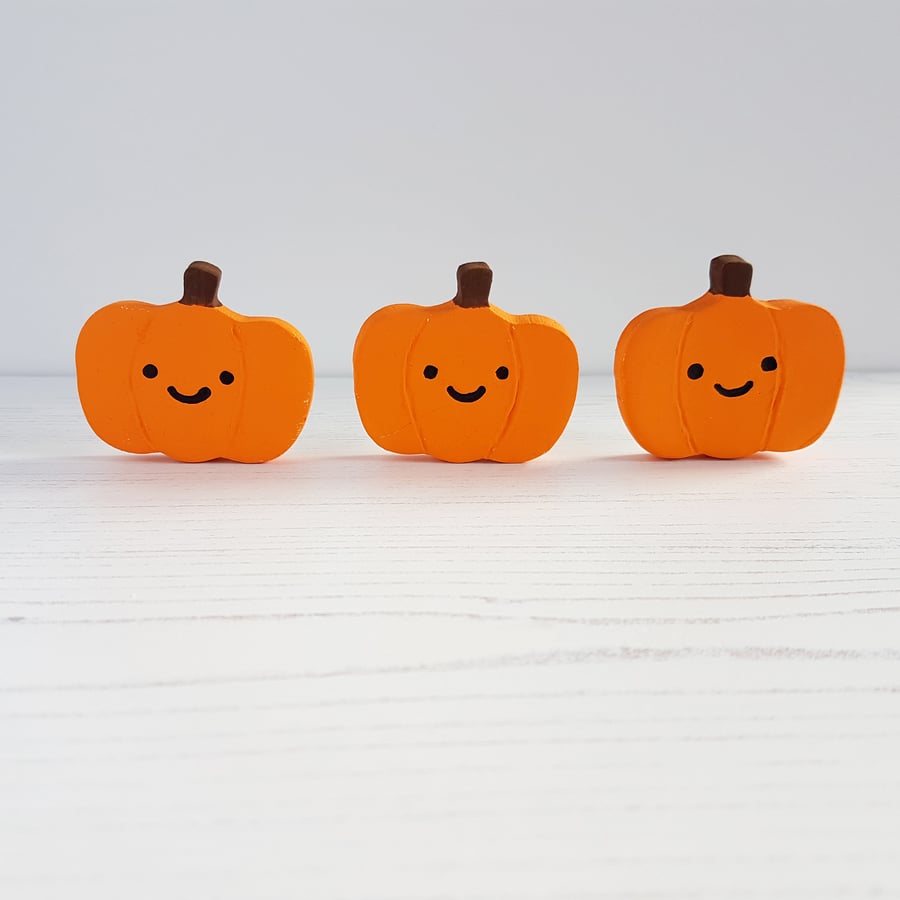 NEW Happy Pumpkin shelf ornaments (flat style)