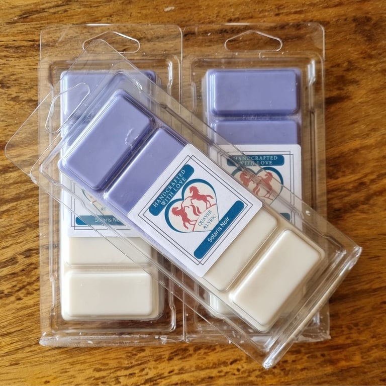 Soy Wax Melt Bar in Clamshell Solaris Noir Fragrance 65g