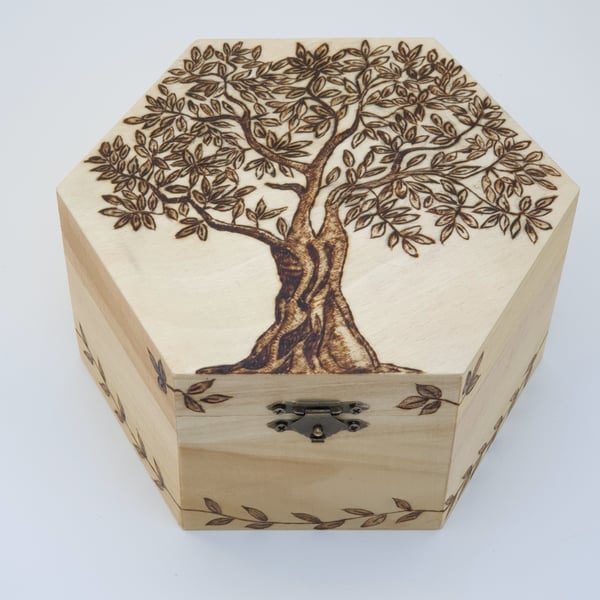 Pyrography tree decorated wooden storage box 