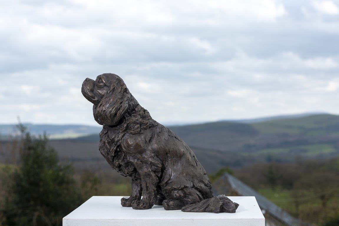 Sitting Cavalier King Charles Spaniel Statue Large Bronze Resin Garden Sculpture
