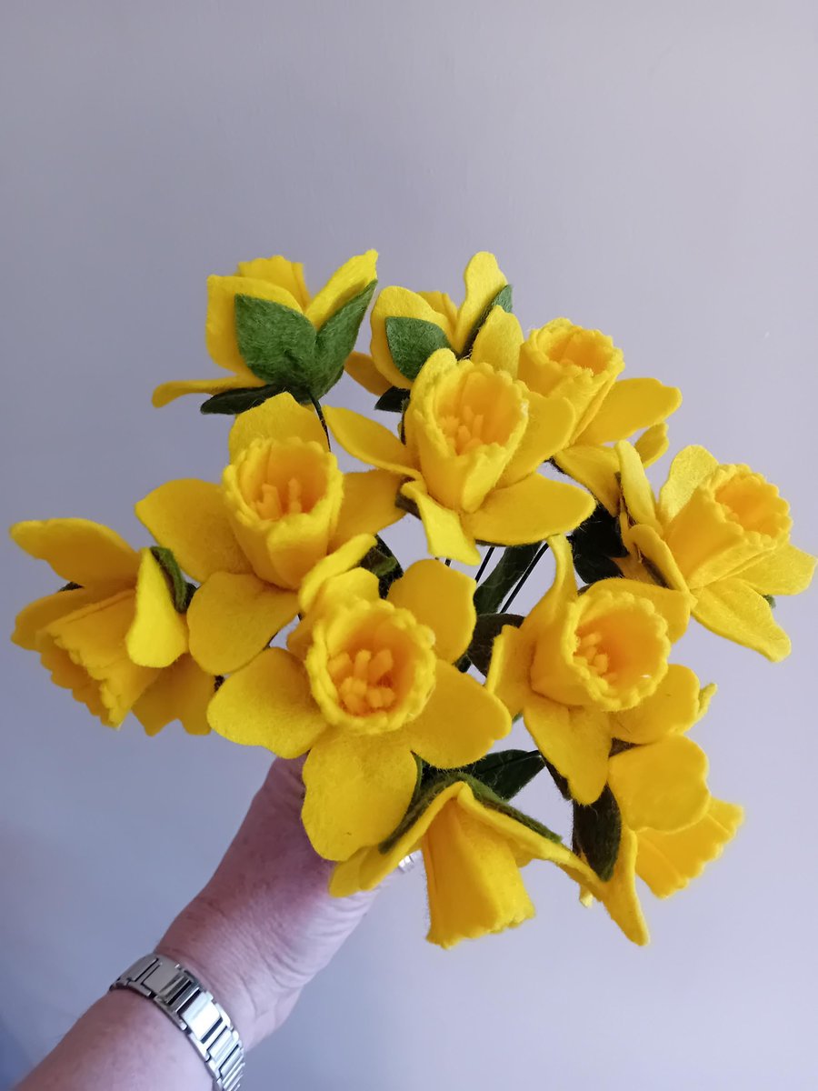 Handmade Felt Daffodil Bouquet: St Davids Day Decor, Welsh Gift