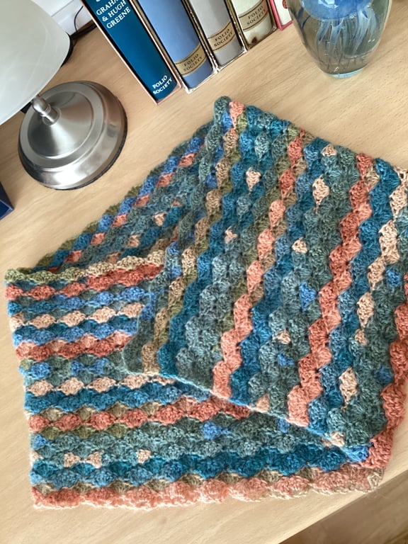 BEAUTIFUL CROCHET SCARF IN A LOVELY SHELL PATTERN. IT IS 40"x9" 