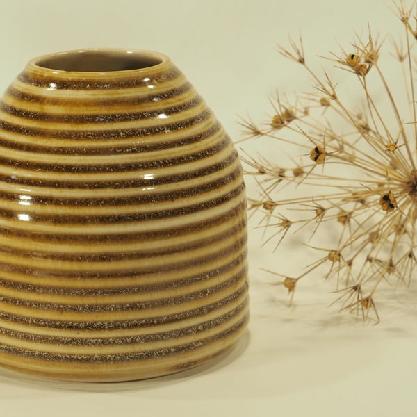 Bee hive style posy vase