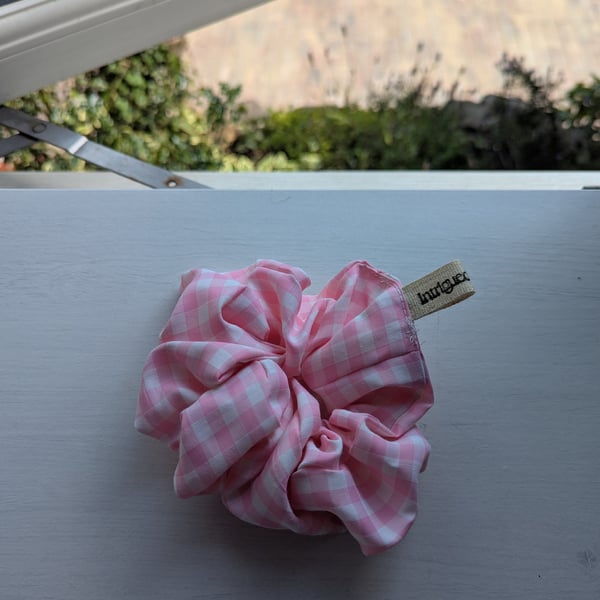 Scrunchie - Pink Gingham.