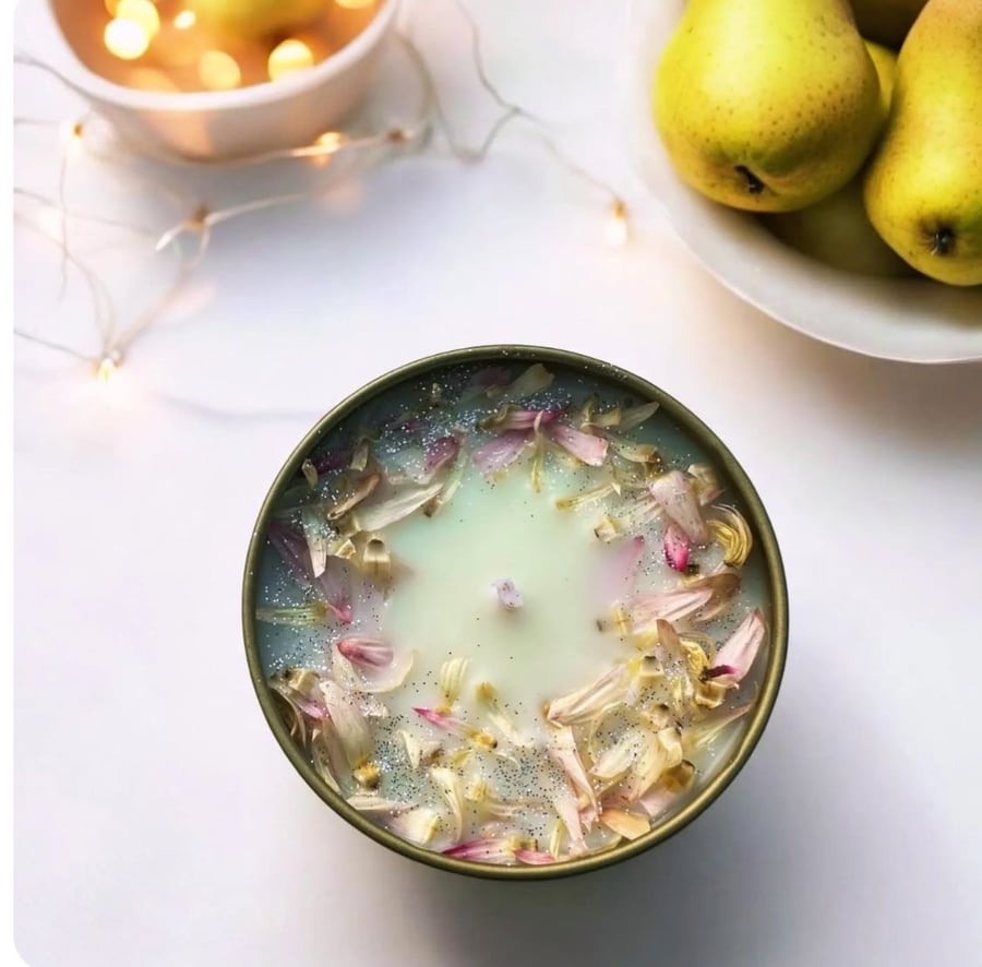 French Pear and Soft Musk Soy Wax Candle Vegan Hand Poured 5oz Gold Tin