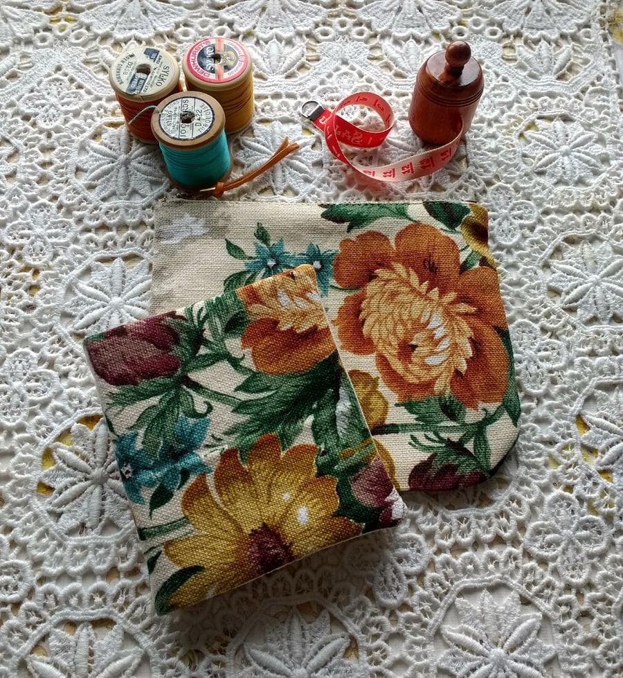 Little notions pouch and needlecase set