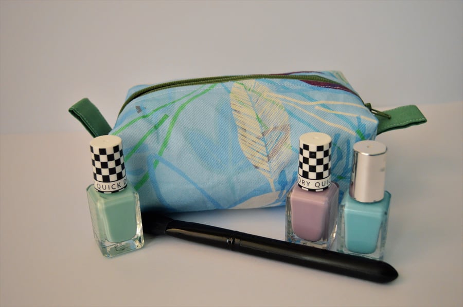 Make up bag, Gift for her, Floral pattern bag, bags and accessories, cosmetics 