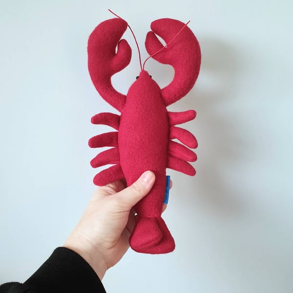 LOBSTER HUG IN A BOX - Valentine Love Gift