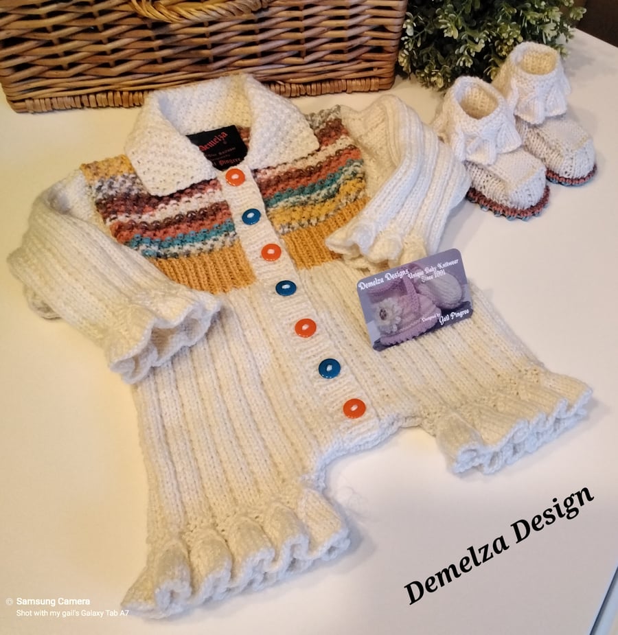 Cosy Soft Knitted Baby Romper set 0-6 months size  ONE OFF AVAILABITY 