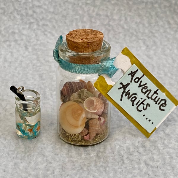 Adventure Awaits traveller keepsake glass bottle beach and cocktail