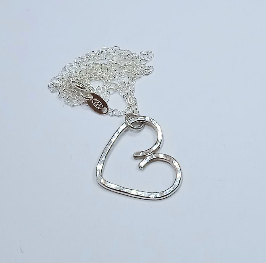  Handmade Sterling Silver Heart Pendant Necklace (NKSSPDHT1) - UK Free Post