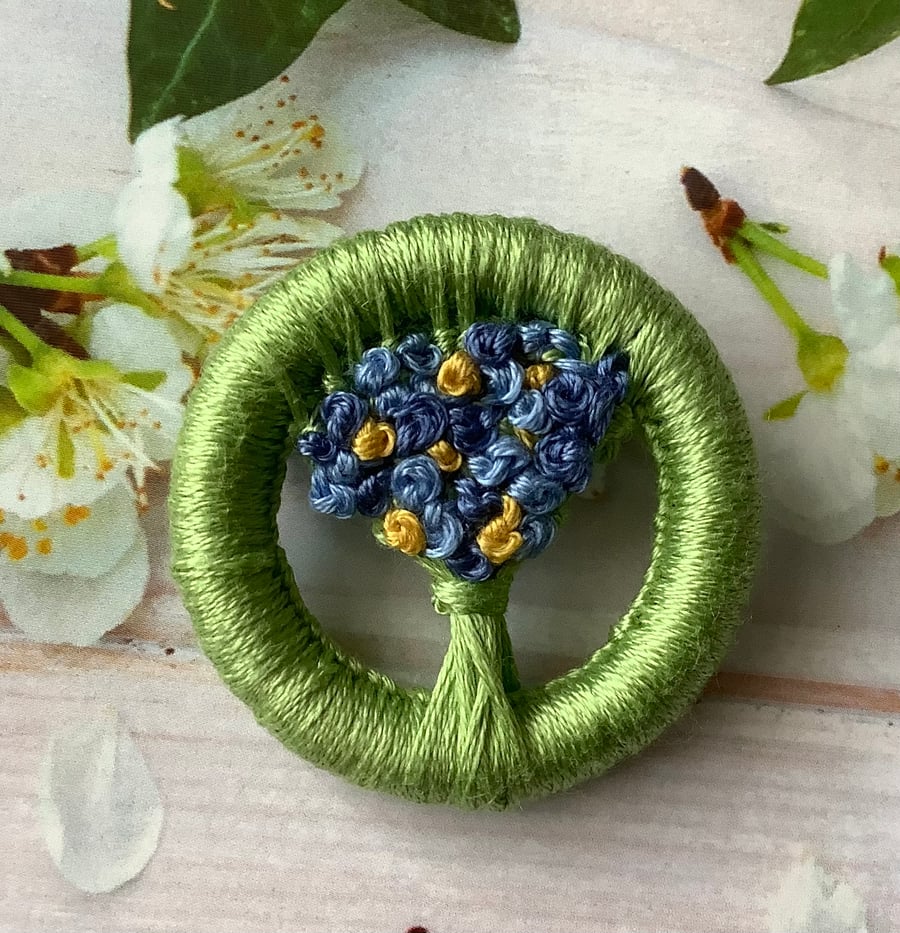 Dorset Button Forget me Not Flower Brooch