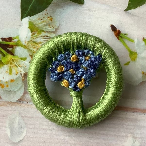 Dorset Button Forget me Not Flower Brooch