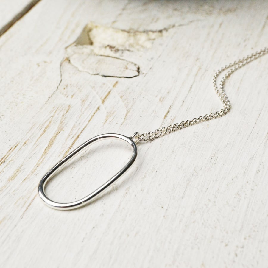 Simplicity oval pendant - larger size