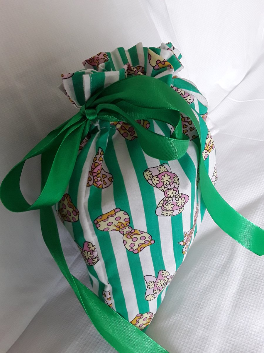 Reusable fabric gift bag
