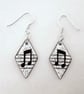 Diamond-shaped Musical Note Earrings - Semi-Quaver - Image 1