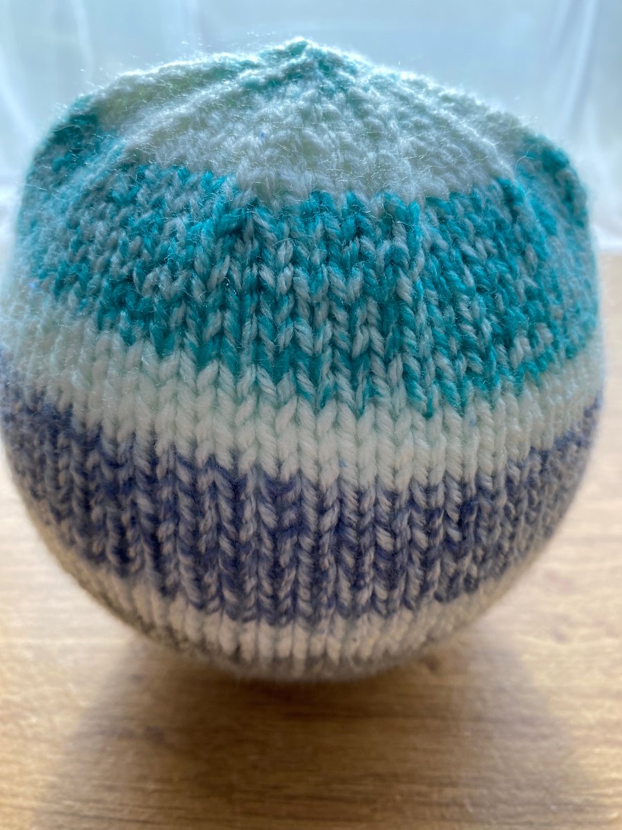 Striped handknitted baby beanie 0-3 months