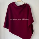 Poncho - merino lambswool Bordeaux red wine 