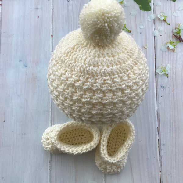 Crochet Baby Beanie Pompom Hat and Booties Set