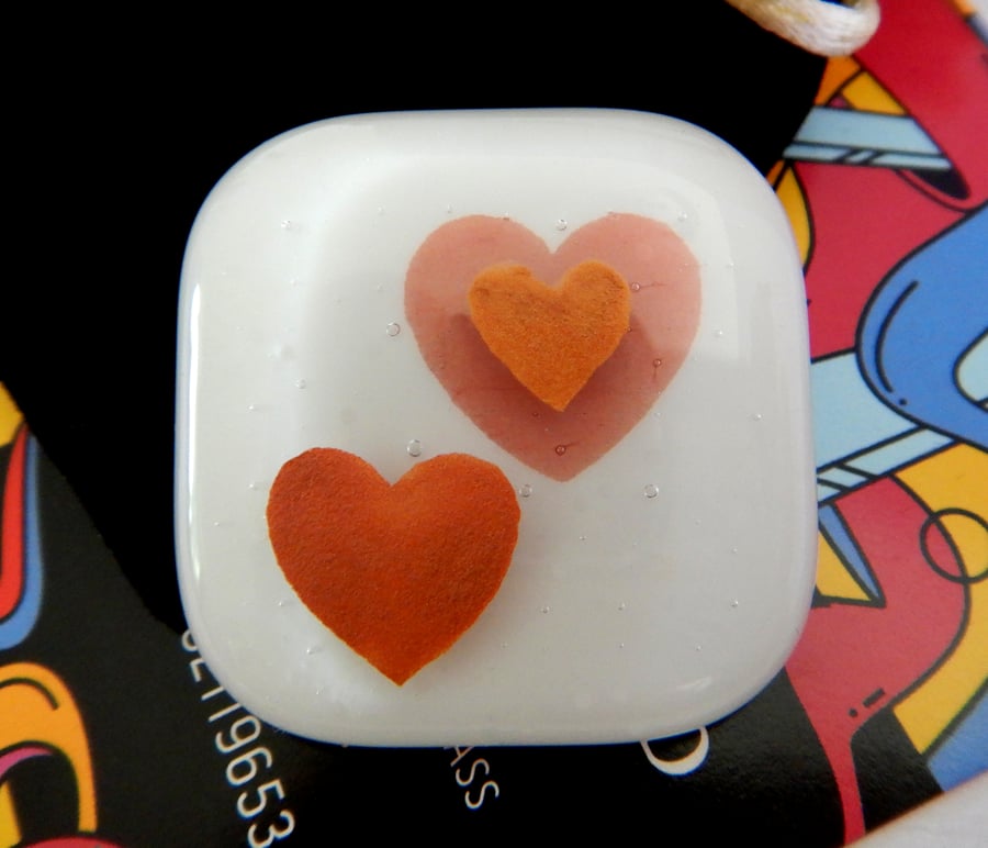 HANDMADE FUSED DICHROIC GLASS 'HEART' BROOCH.