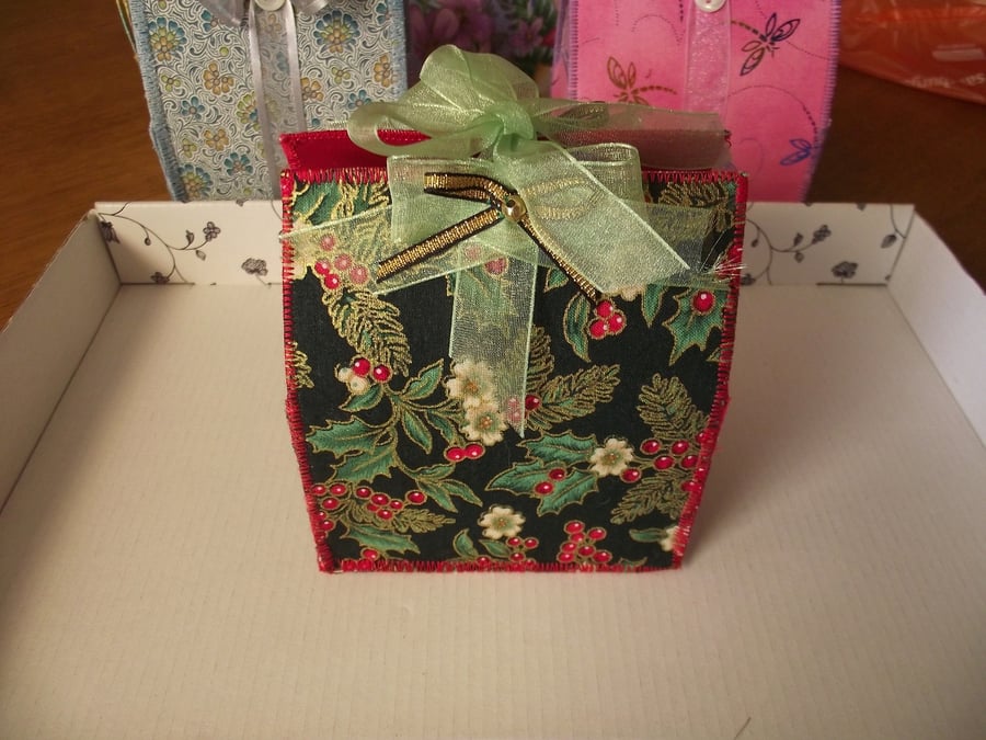 A beautiful christmas gift bag for that extra special gift