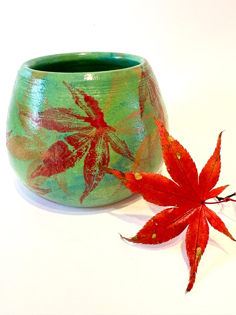 ACER MAPLE LEAF VIBRANT CERAMIC  STONEWARE POTTERY VASE