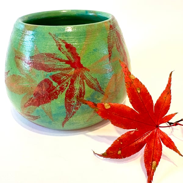ACER MAPLE LEAF VIBRANT CERAMIC  STONEWARE POTTERY VASE