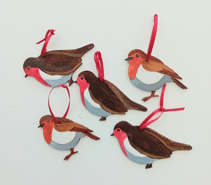 Set of five wooden robins for your Christmas tree