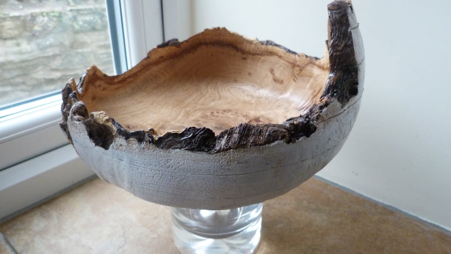 NATURAL EDGE BURR OAK BOWL